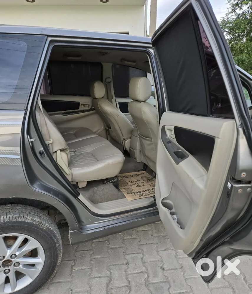 Toyota Innova 2.5 G 2015