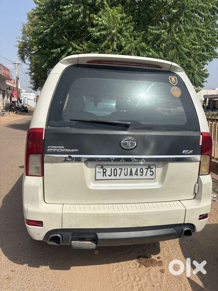 Tata Safari Storme 2014