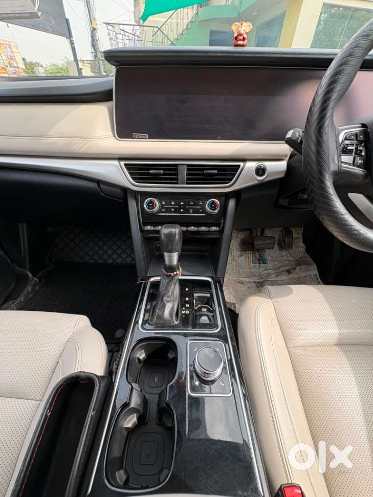 Mahindra Xuv700 2.2 Ax 7 Diesel At Str Awd, 2022, Diesel