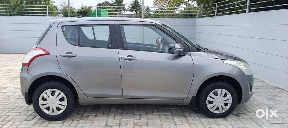 Maruti Suzuki Swift Vxi 1.2 Abs Bs-iv, 2015, Petrol