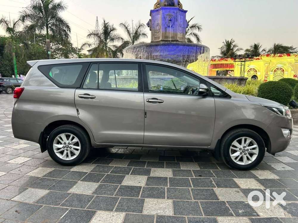 Toyota Innova Crysta 2.4 G Mt 7 Str, 2017, Diesel