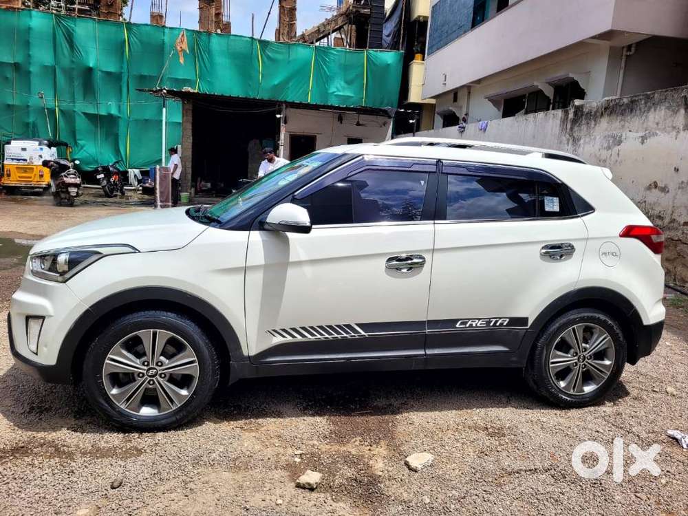 Hyundai Creta Automatic White Colour