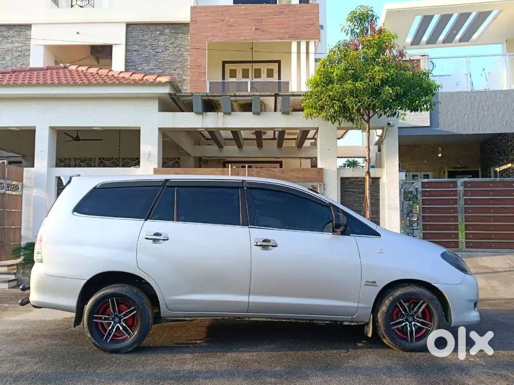 Toyota Innova 7 Seater 2010 Manual Diesel