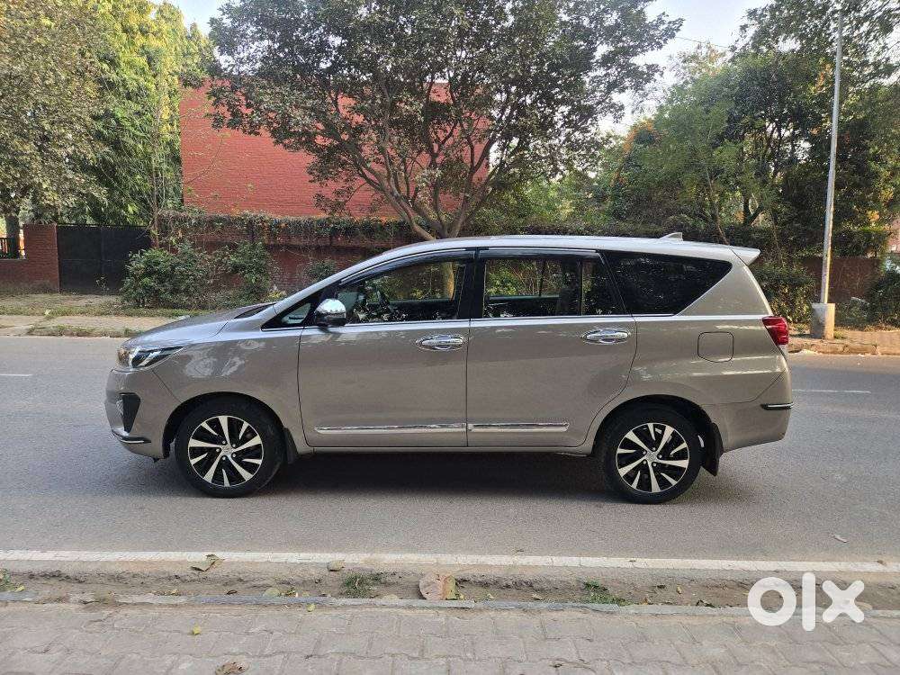 Toyota Innova Crysta 2.4 Z 7 Str, 2022, Diesel