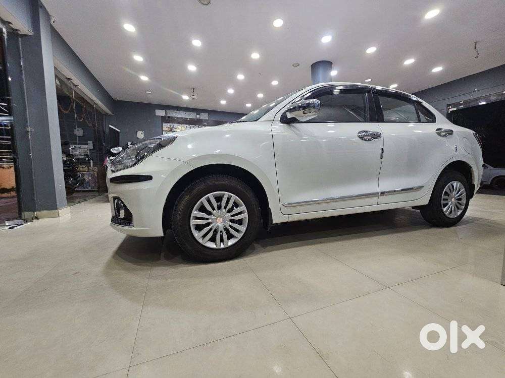 Maruti Suzuki Dzire Vxi Ags, 2022, Petrol