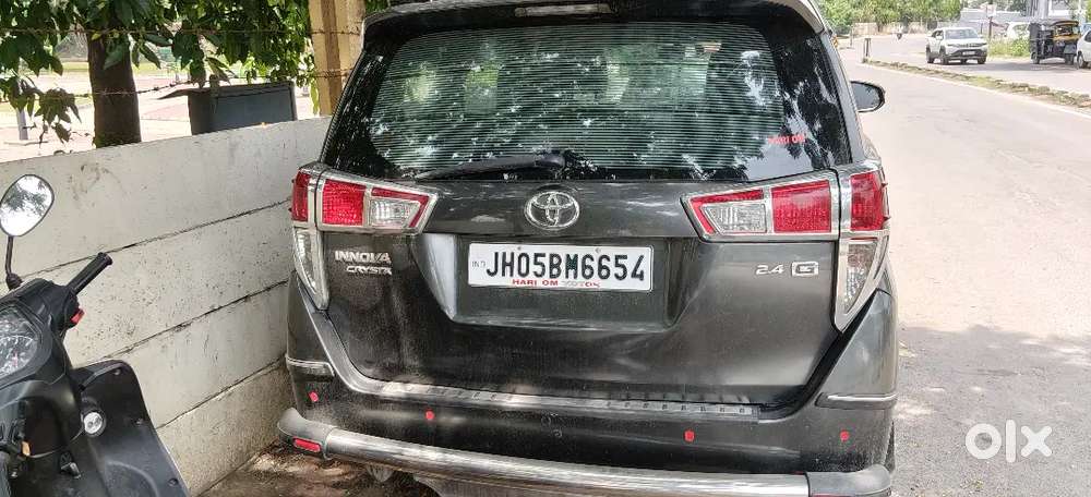 Innova Crysta 2016