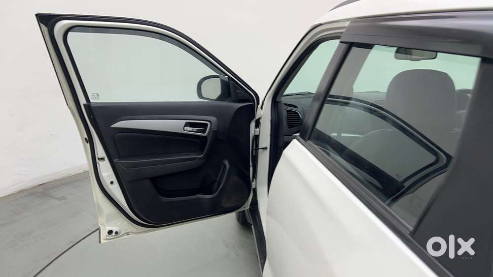 Maruti Suzuki Vitara Brezza 1.5 Zxi Plus At, 2021, Petrol