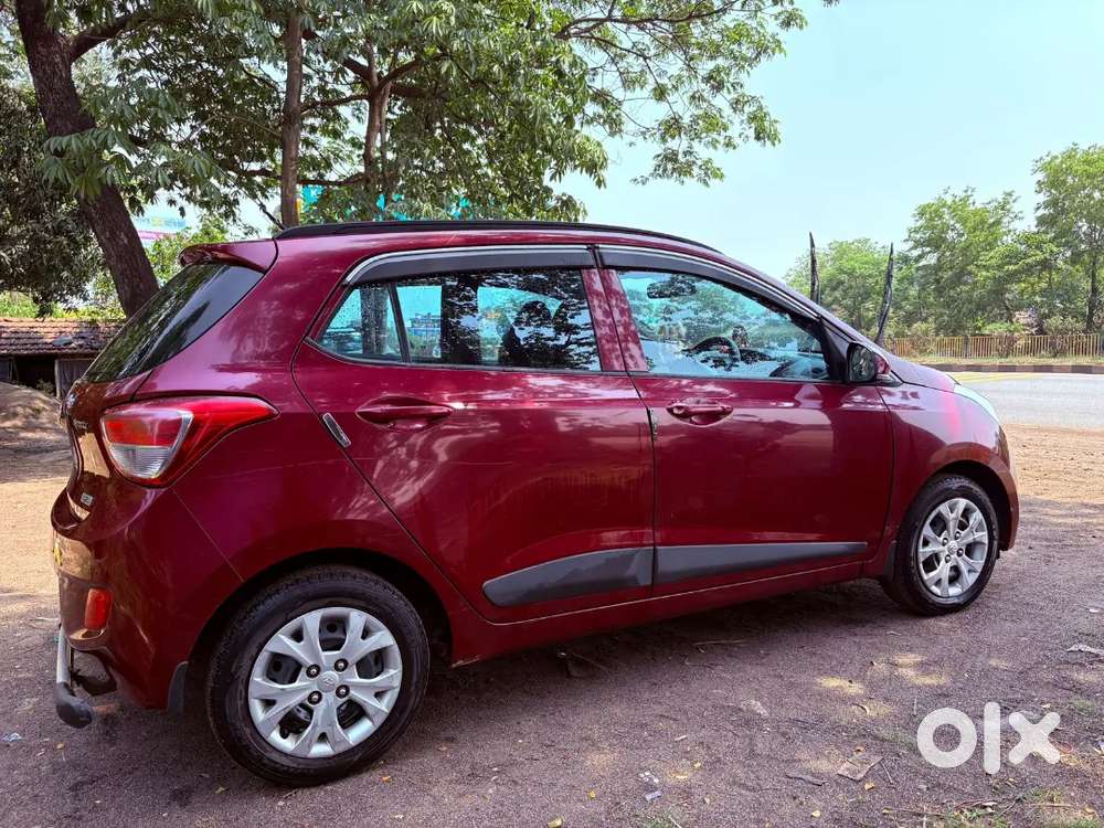 Grand I10 1.2l Sportz, Vine Red Colour