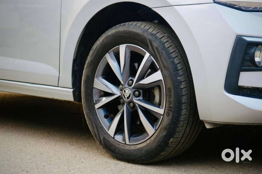 Skoda Slavia 1.0 Tsi Style At, 2023, Petrol