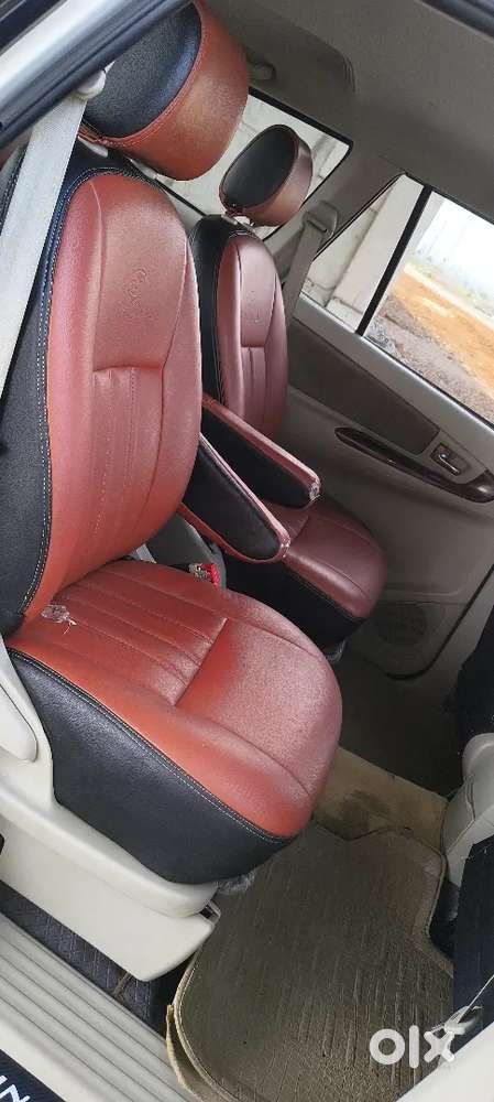 Toyota Innova 2.5 V 2013 Ending 14 Registration