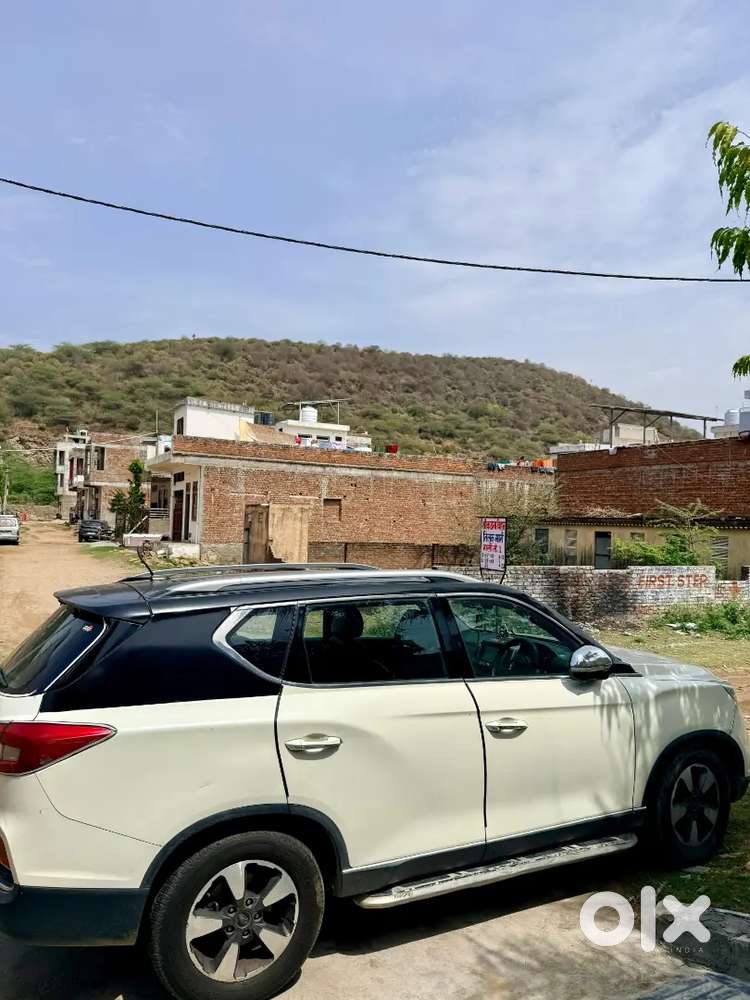 Mahindra Alturas G4 2.2 Diesel 2020