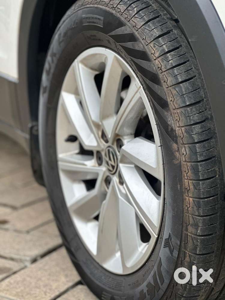 Volkswagen Taigun 1.0 Tsi Highline At, 2022, Petrol