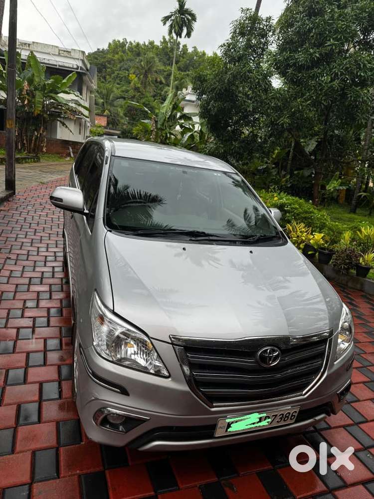 Toyota Innova 2.0 V, 2015, Petrol