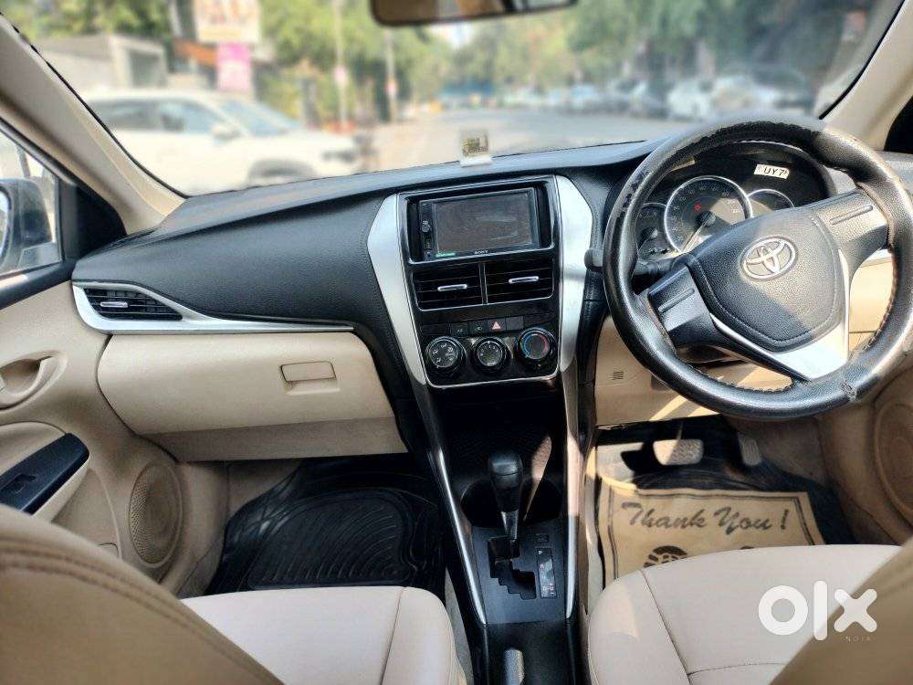 Toyota Yaris J Cvt, 2019, Petrol