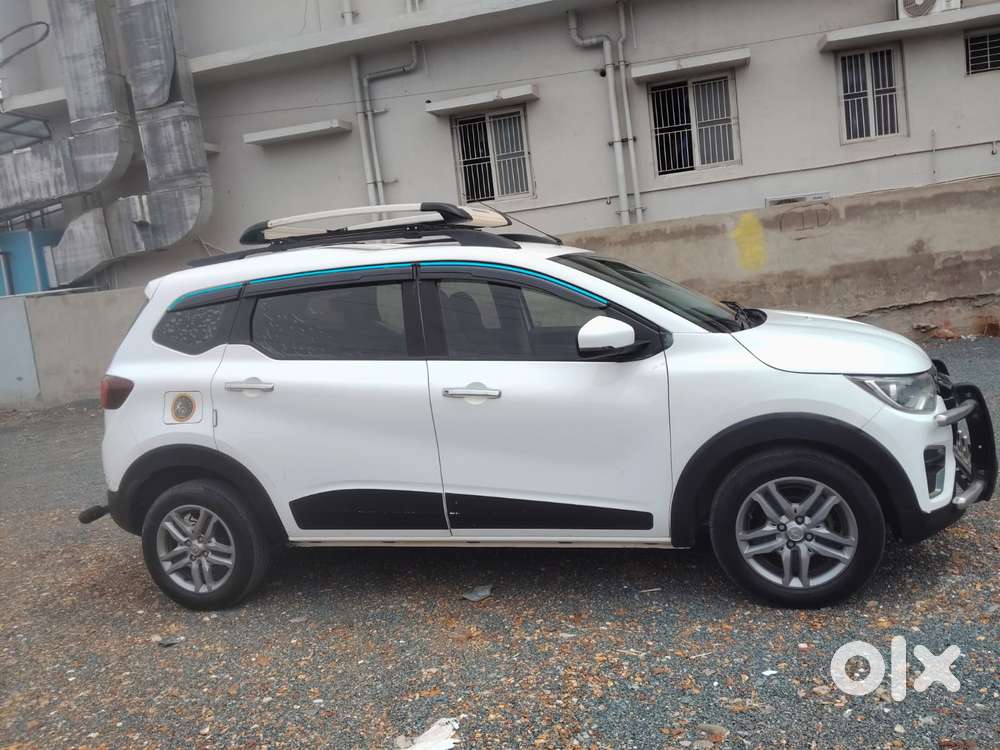 Renault Triber Rxz, 2023, Petrol