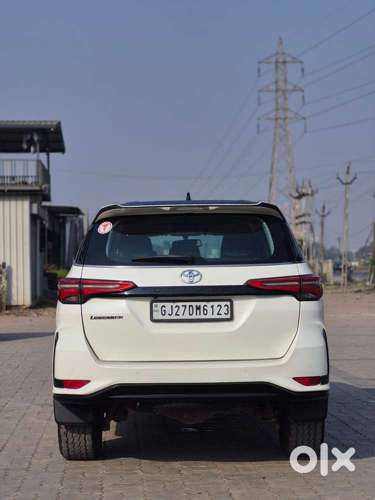 Toyota Fortuner Legender