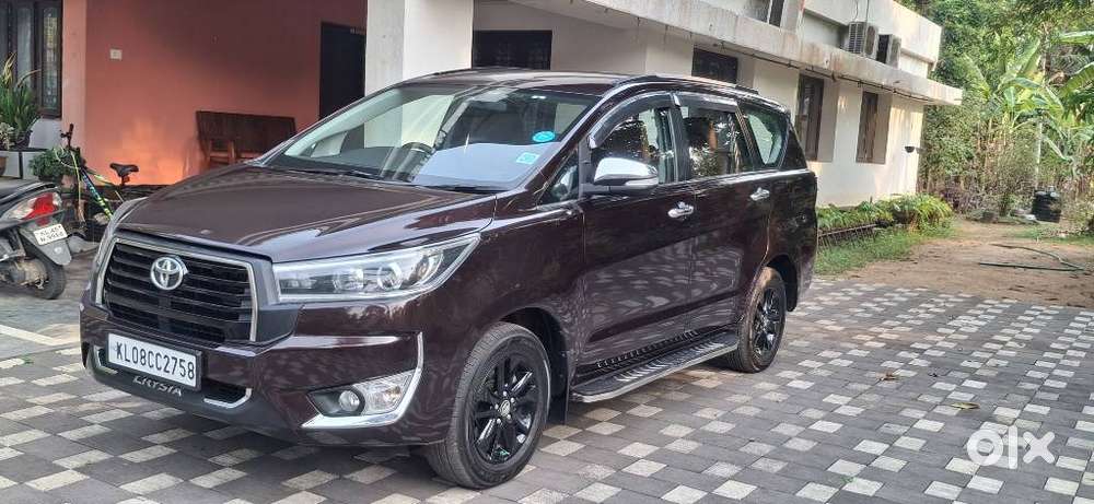 Toyota Innova Crysta 2.8z Automatic, 2017, Diesel