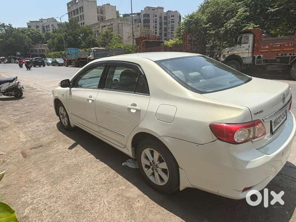 Toyota Corolla Altis 2012 Petrol Well Maintained