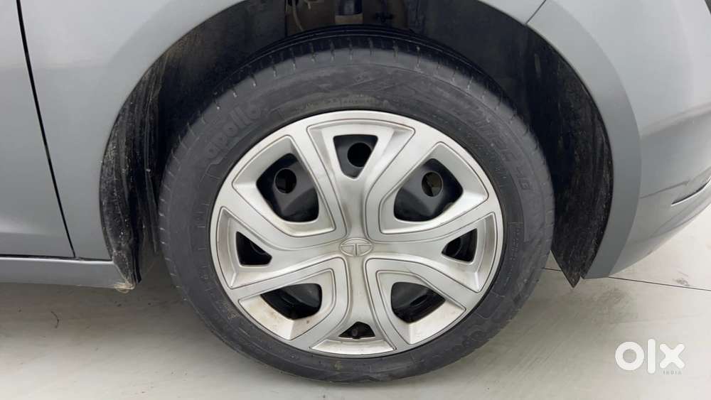 Tata Altroz 1.2 Xm Plus, 2021, Petrol