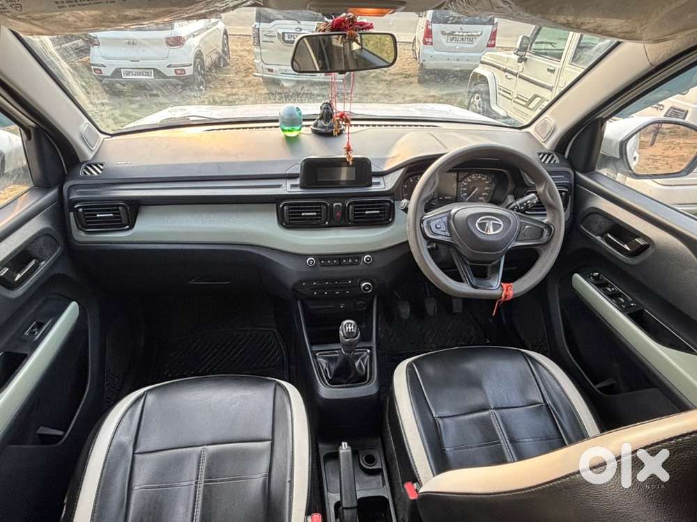 Tata Punch Petrol 2023  Showroom Condtion 40 Hjar Driven
