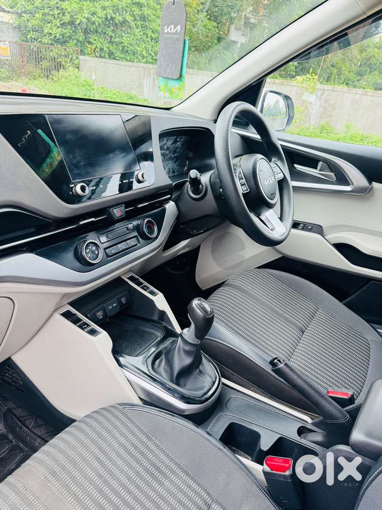 Kia Carens 1.4 Prestige 7 Str, 2023, Petrol