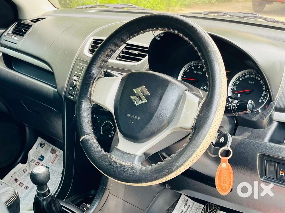 Maruti Suzuki Swift Vxi + Manual, 2017, Petrol