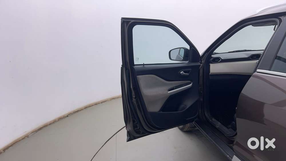 Nissan Magnite Xv Turbo, 2022, Petrol