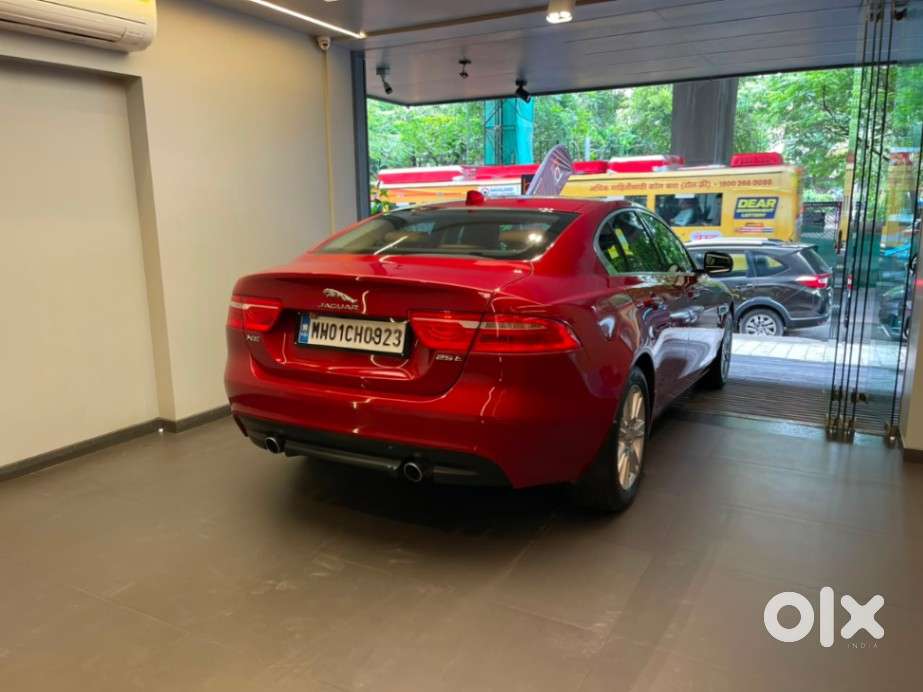 Jaguar Xe Portfolio, 2016, Petrol