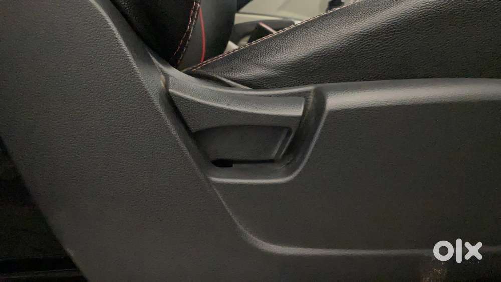 Mahindra Xuv300 W6, 2023, Petrol