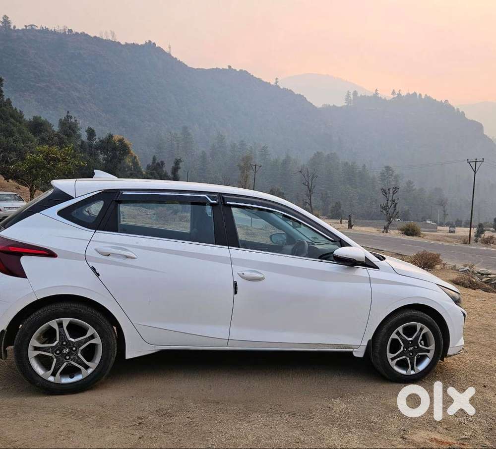 I 20 Brand New, Less Driven Single Hand.