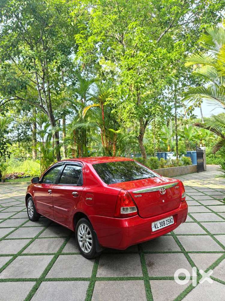 Toyota Etios V, 2011, Petrol