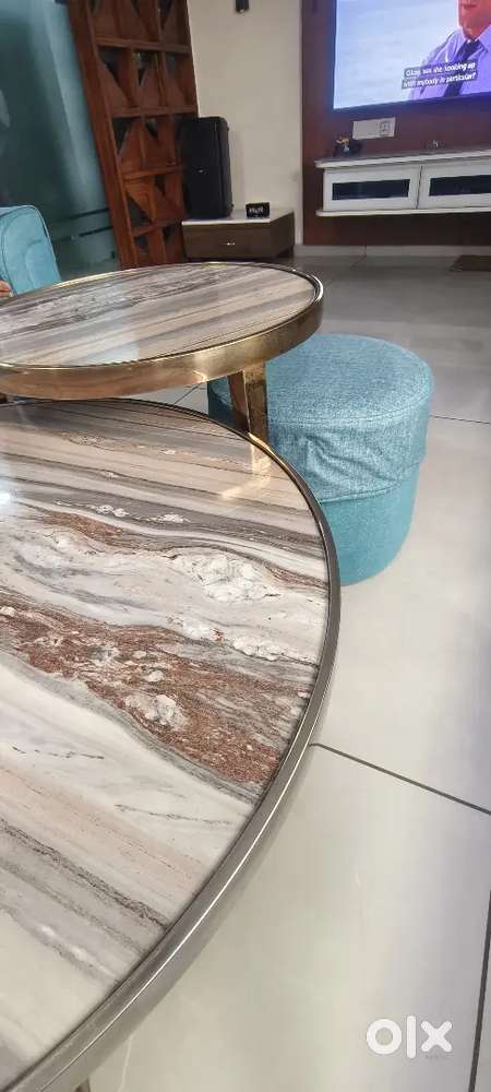 Premium coffee table