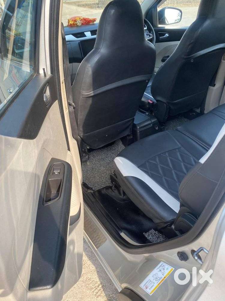 Renault Triber Rxz, 2023, Petrol