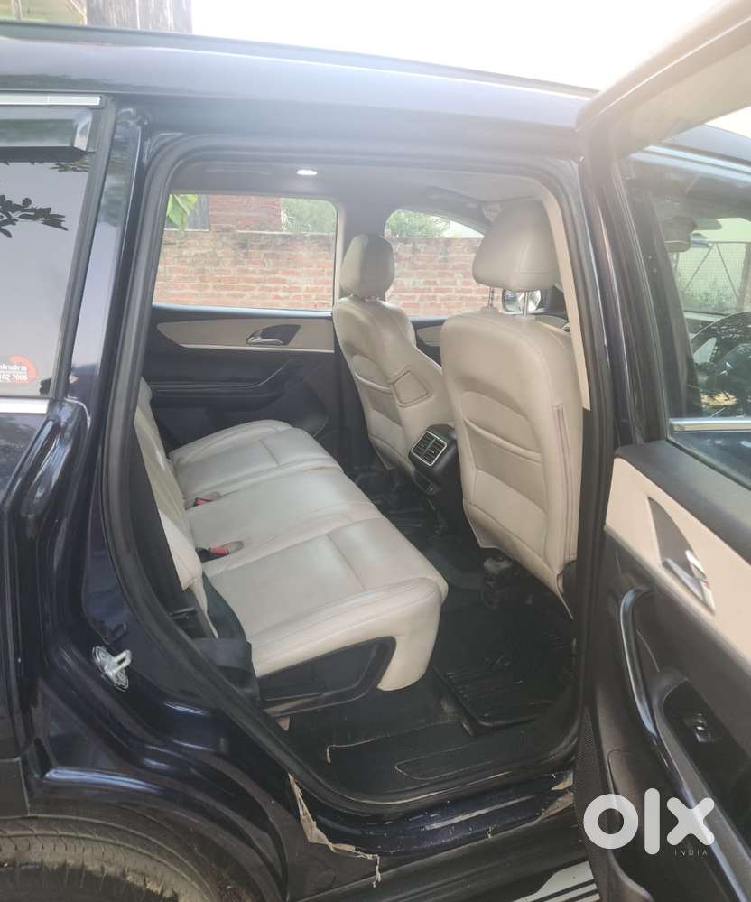 Mahindra Xuv700 2.2 Ax 7 Diesel At Str, 2022, Diesel