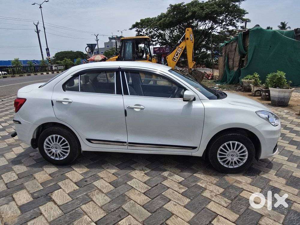 Maruti Suzuki Dzire 1.2 Vxi Amt, 2023, Petrol