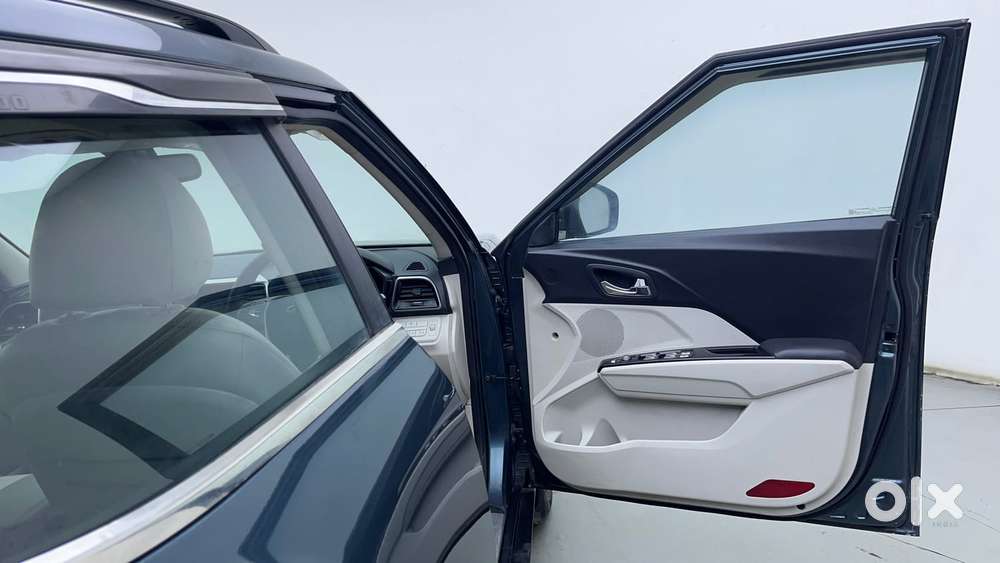 Mahindra Xuv300 W8 Option, 2022, Petrol