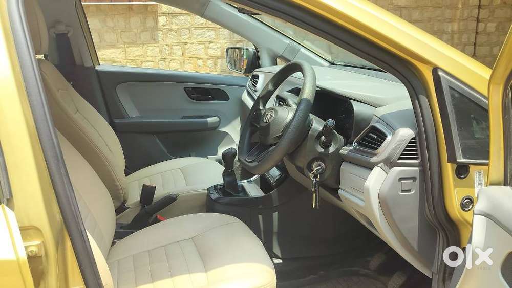 Tata Altroz 1.2 Xe, 2020, Petrol