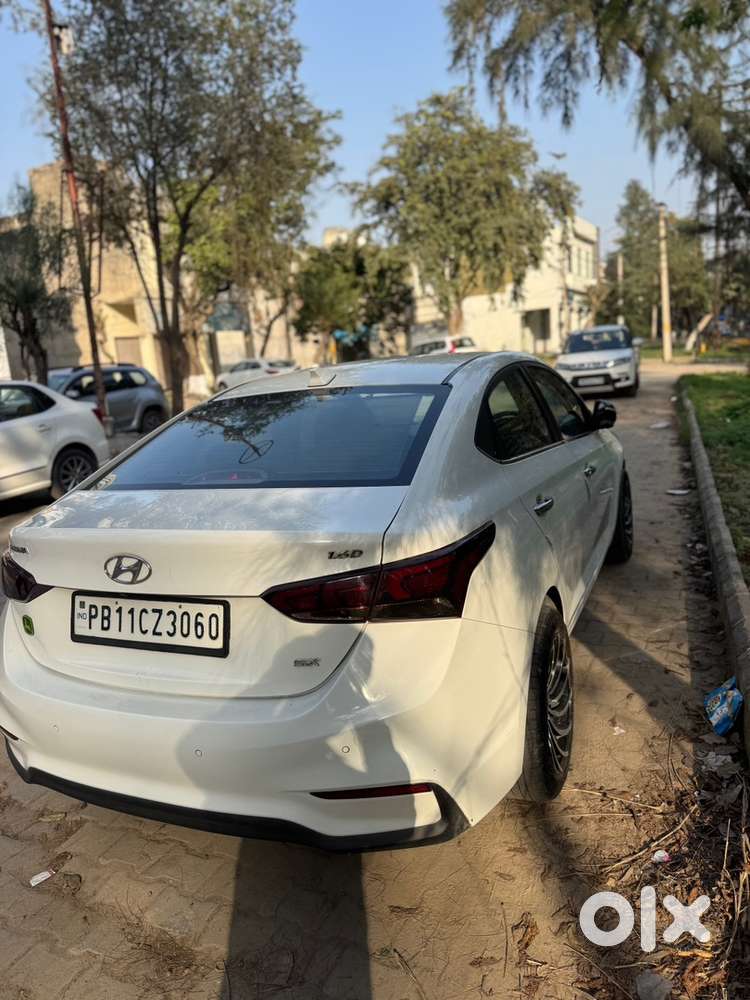 Hyundai Fluidic Verna