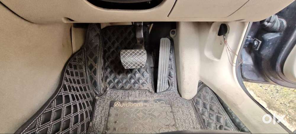 Skoda Laura Ambiente At 2.0 Tdi Cr (2012) – Diesel Automatic ₹3,50,000