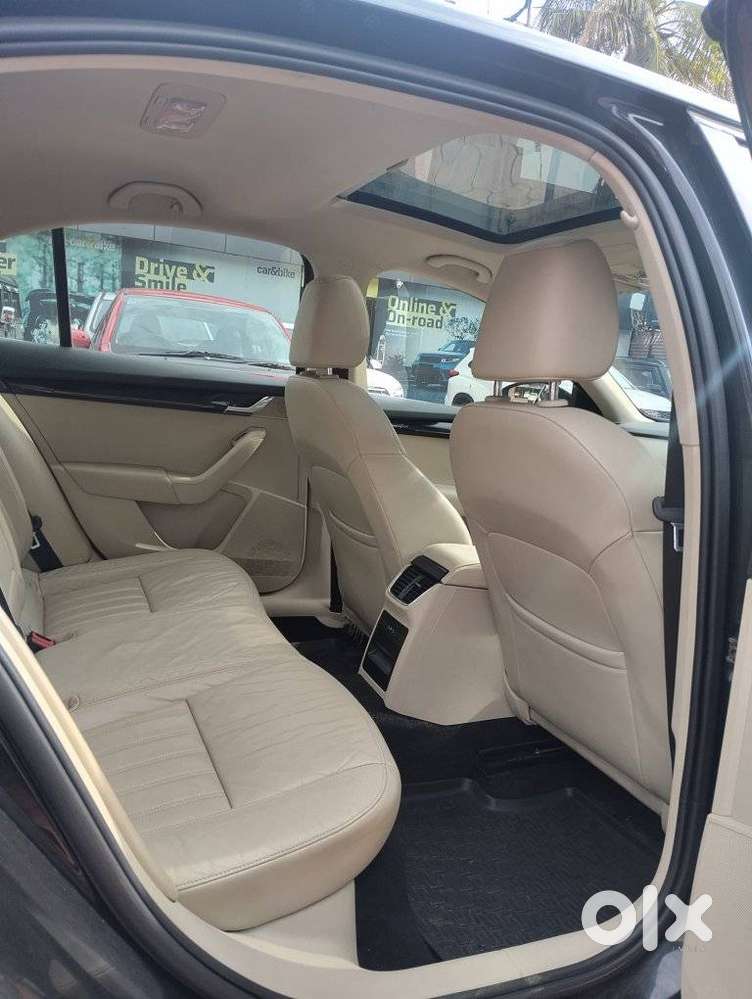 Skoda Octavia Elegance 1.8 Tsi At, 2018, Petrol
