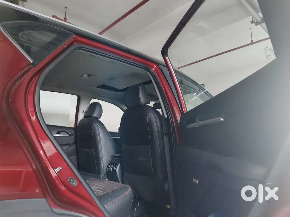 Single-owner Kia Sonet Top-variant Gtx+ Petrol 7-speed Dct Automatic.