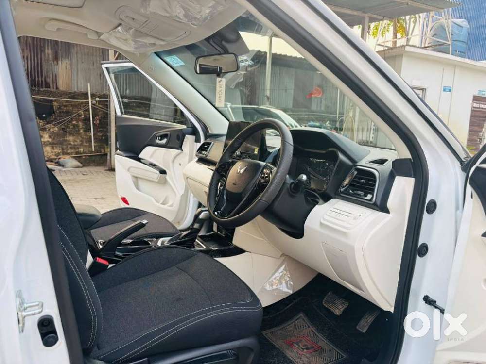 Mahindra Xuv 3xo Ax5 Pm At, 2025, Petrol