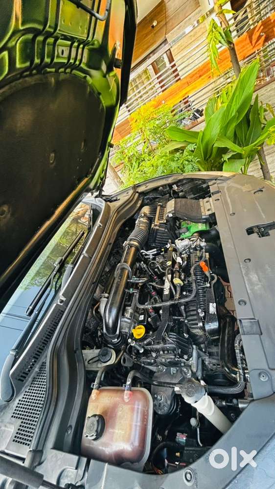 Mahindra Xuv700 2022 Petrol Well Maintained