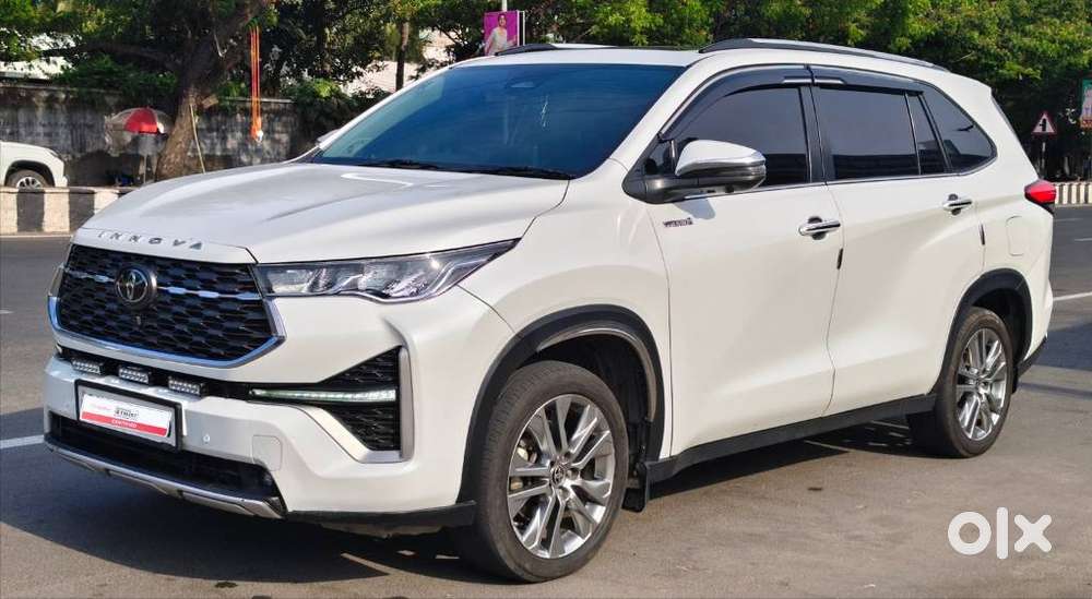 Toyota Innova Hycross 2.0 Zx Hybrid 7 Str, 2023, Petrol