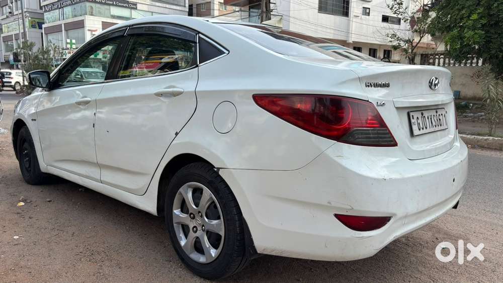 Hyundai Verna 1.6sx (mt)