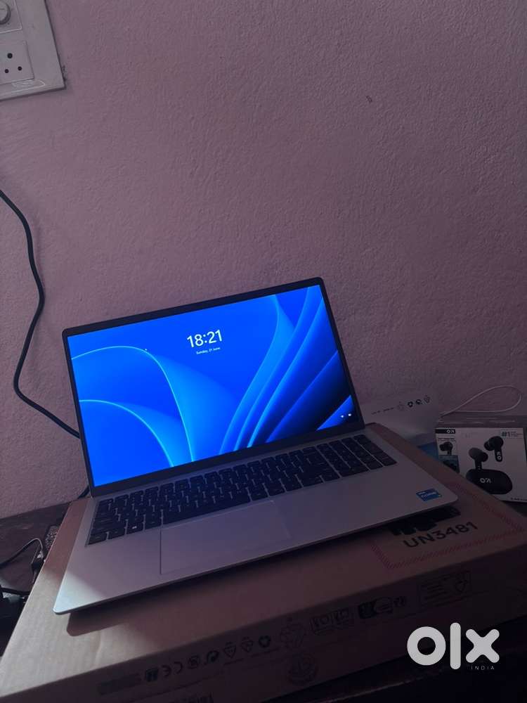 Dell 15 laptop Dc15250,13gen