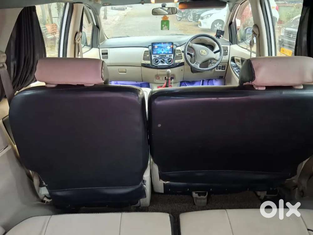 Toyota Innova 2010