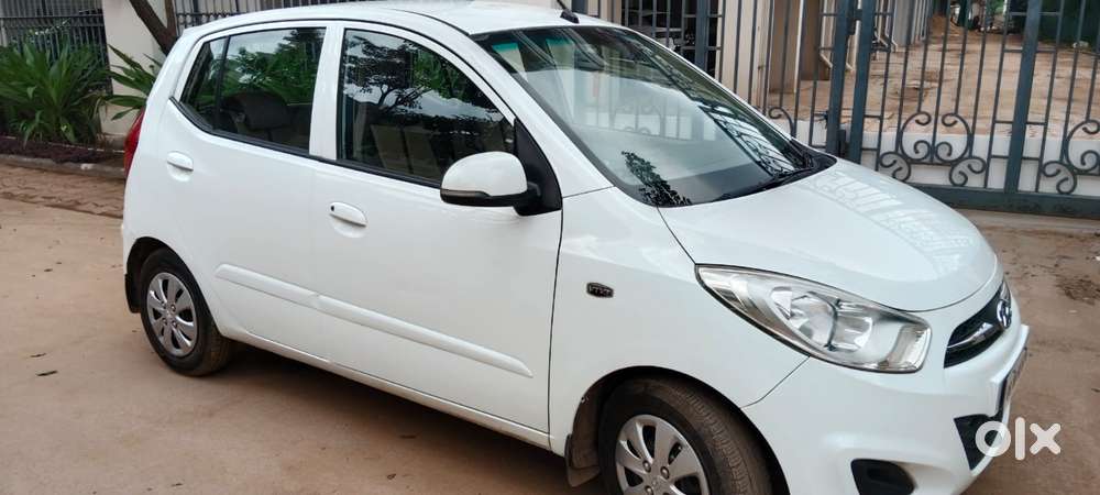 Hyundai Grand I10 2013-2016 Sportz, 2011, Petrol