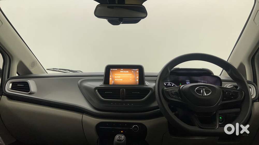 Tata Altroz 1.2 Xt, 2023, Petrol