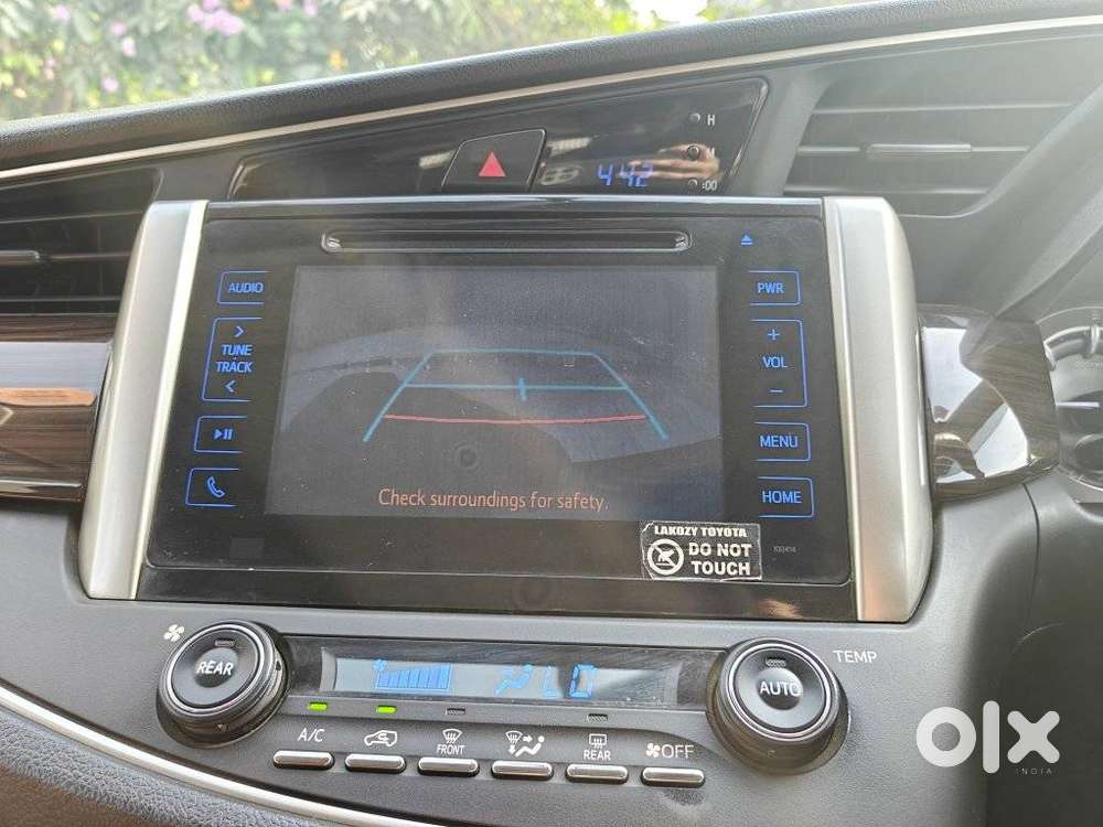 Toyota Innova Crysta 2.8 Zx At 7 Seater, 2017, Diesel